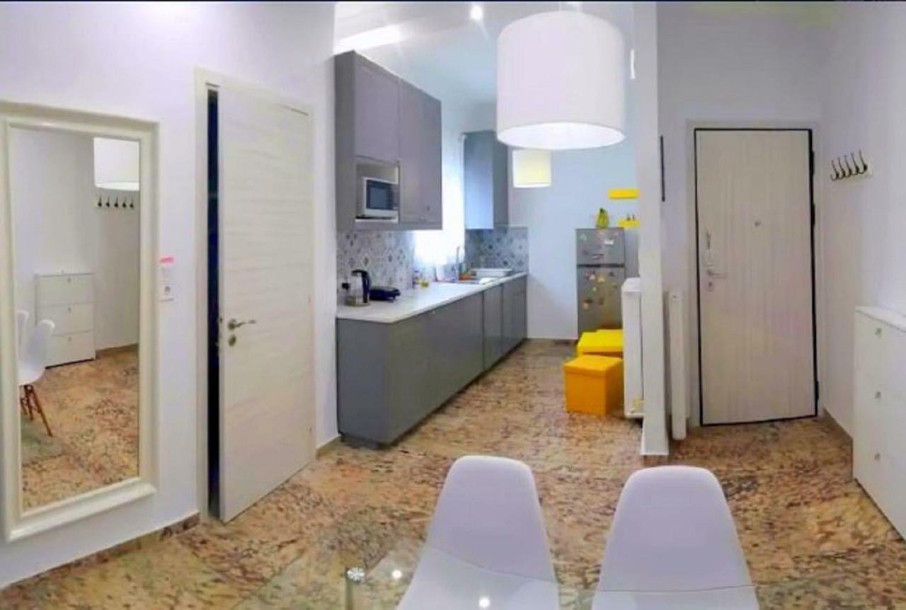 Modern Apartment Near The Sea And Acropolis Atenas Exterior foto