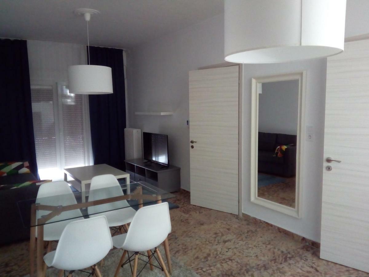 Modern Apartment Near The Sea And Acropolis Atenas Exterior foto