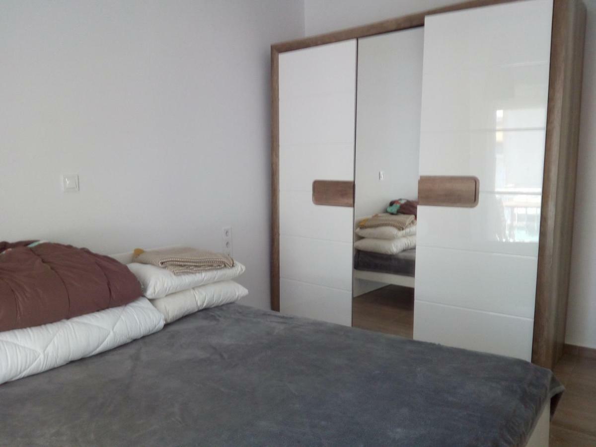 Modern Apartment Near The Sea And Acropolis Atenas Exterior foto